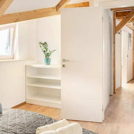 Spacious Castle View Loft Old Centre Apartman *