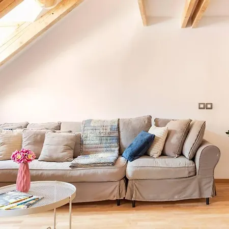 Spacious Castle View Loft Old Centre Apartman Ljubljana